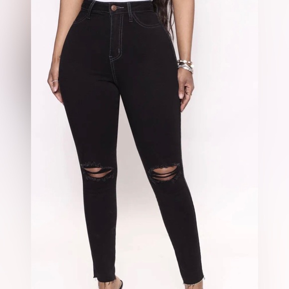 Fashion Nova black ripped skinny jeans - Picture 1 of 1